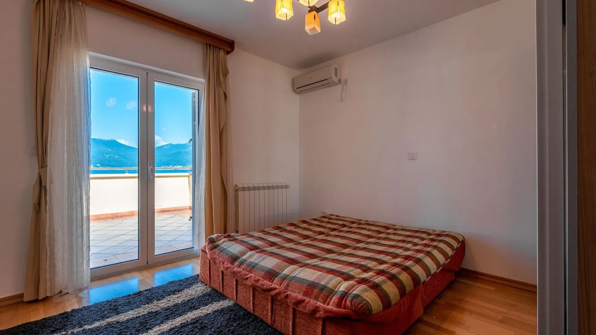 Prodaja, kuća, 185m², Krašići, Tivat