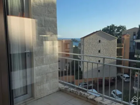 Sale, one bedroom apartment, 50m², Petrovac, Budva - image 4
