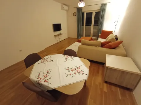 Rent, one bedroom apartment, 51m², Ljubović, Podgorica - image 16