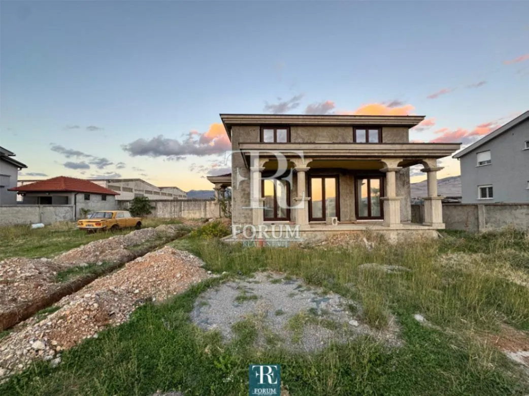 Prodaja, kuća, 192m², Kuće Rakića, Podgorica