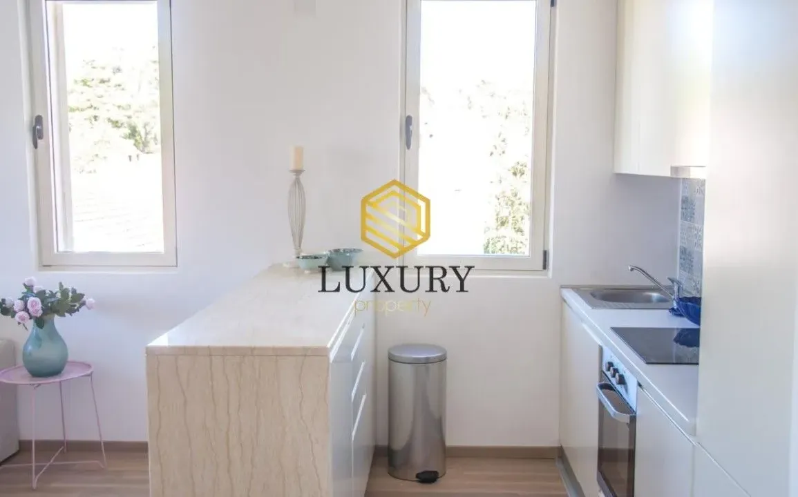 Izdavanje, jednosoban stan, 50m², Centar, Tivat