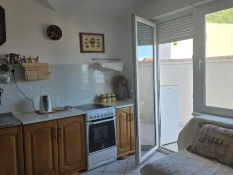 Sale, one bedroom apartment, 37m², Petrovac, Budva - image 8