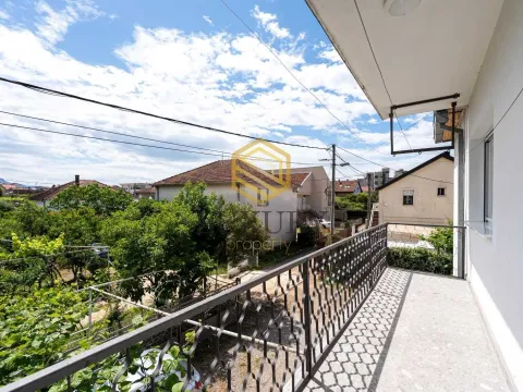 Rent, house, 100m², Dalmatinska ulica, Podgorica - image 2
