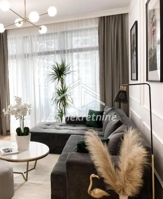 Izdavanje, dvosoban stan, 56m², Savski Venac, Beograd