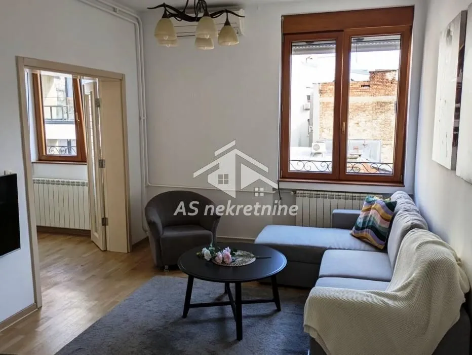 Izdavanje, dvosoban stan, 40m², Stari Grad, Beograd