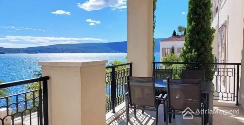 Prodaja, jednosoban stan, 83m², Centar, Tivat