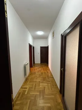 Rent, four bedroom apartment, 150m², Stari Aerodrom, Podgorica - image 9