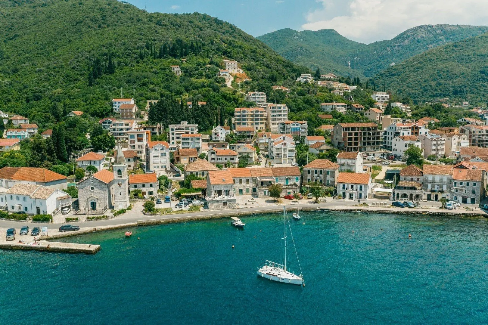 Izdavanje, kuća, 170m², Donja Lastva, Tivat