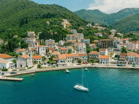 Izdavanje, kuća, 170m², Donja Lastva, Tivat - image 1