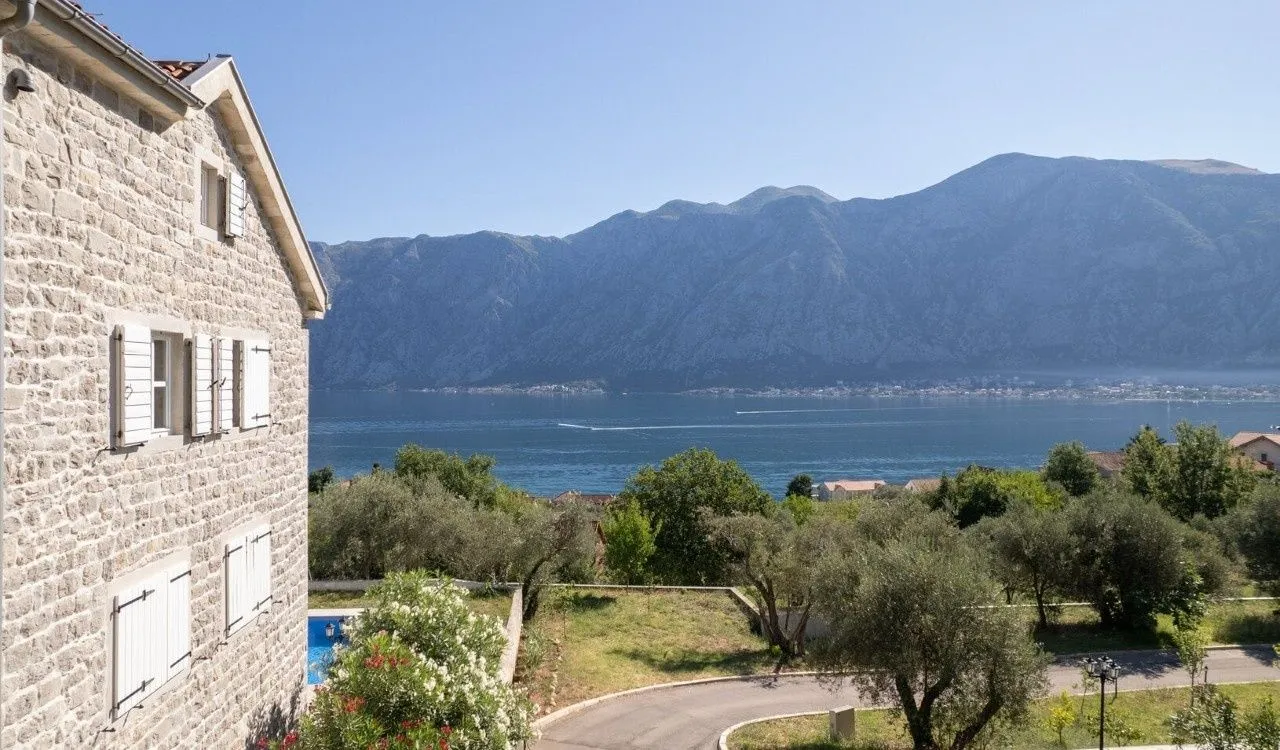 Prodaja, kuća, 800m², Prčanj, Kotor