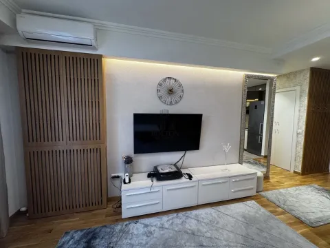 Rent, two bedroom apartment, 55m², Savski Venac, Beograd - image 2