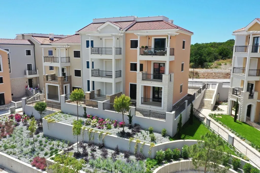 Prodaja, dvosoban stan, 100m², Luštica, Tivat