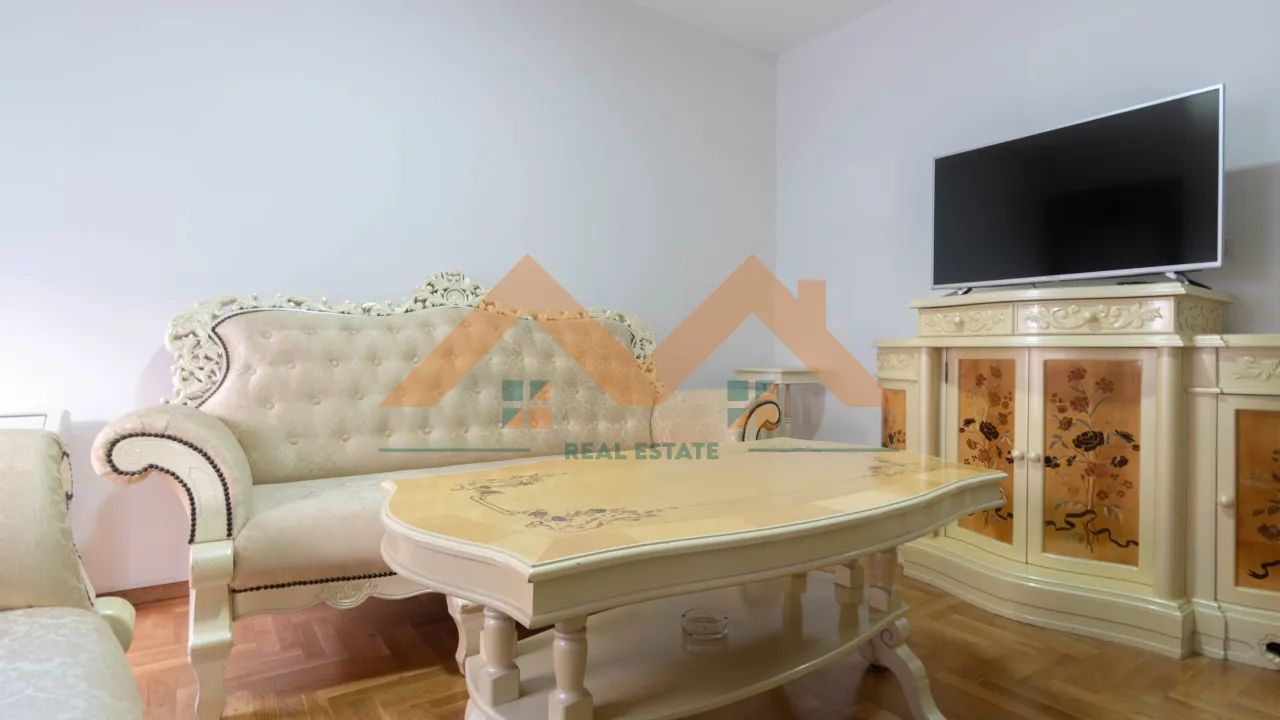 Izdavanje, dvosoban stan, 64m², Pobrežje, Podgorica