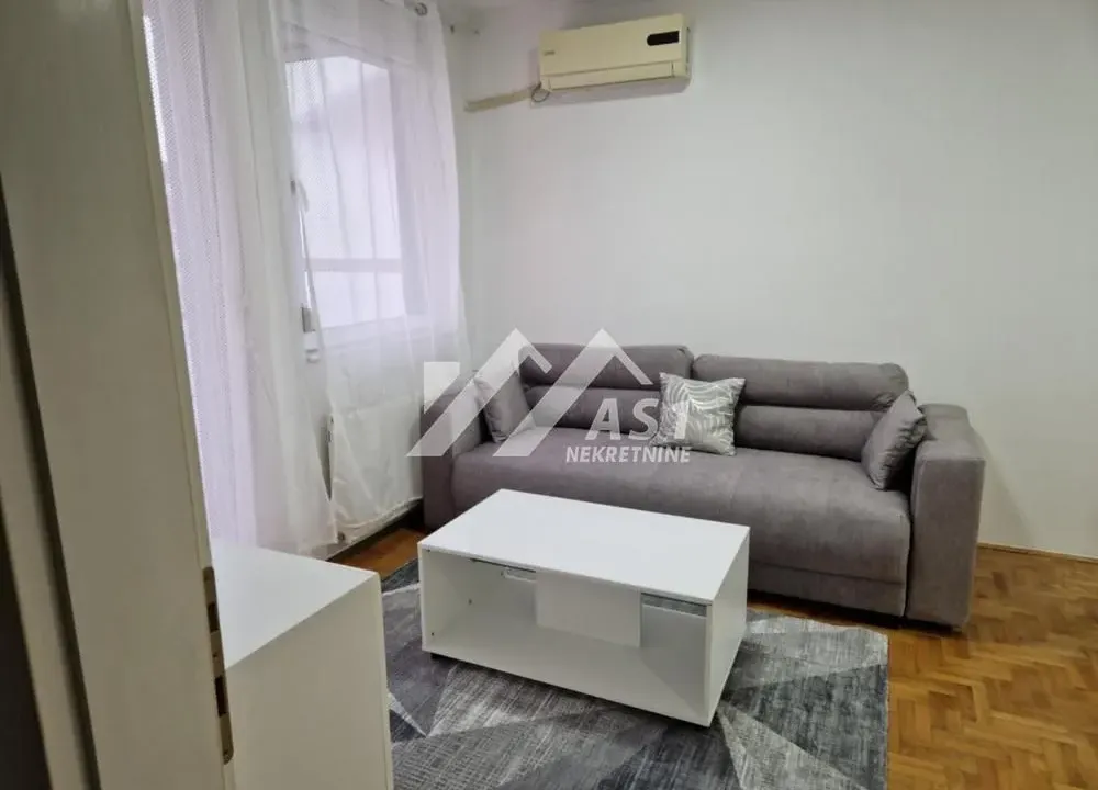 Izdavanje, dvosoban stan, 43m², Rotkvarija, Novi Sad Sve Podlokacije