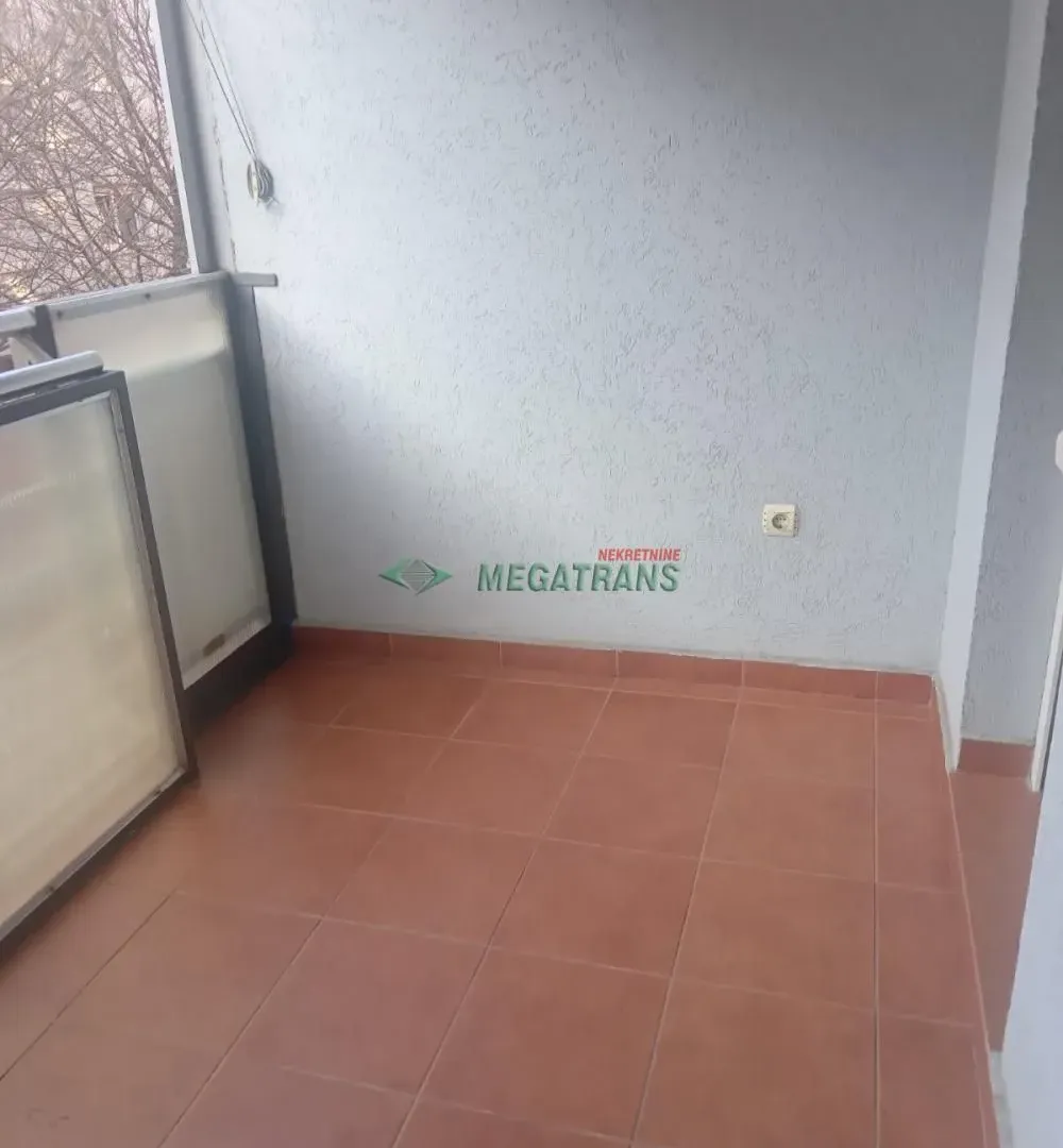 Izdavanje, dvosoban stan, 52m², Bulevar Oslobodjenja, Novi Sad Sve Podlokacije