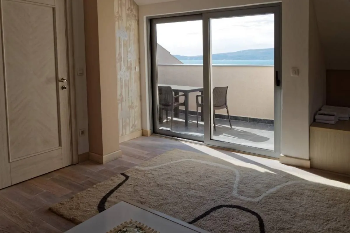 Rent, three bedroom apartment, 140m², Opatovo, Tivat