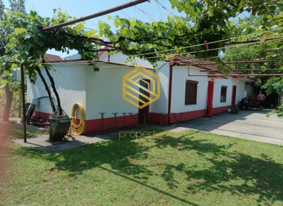 Izdavanje, kuća, 80m², Mareza, Podgorica