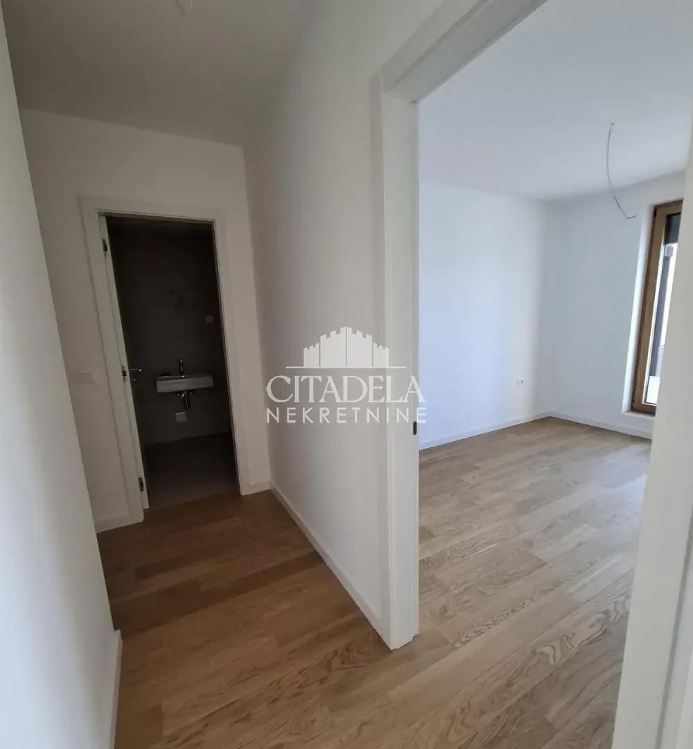 Prodaja, četvorosoban stan, 147m², Čukarica, Beograd