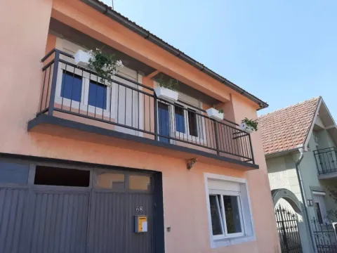 Sale, house, 308m², Jugoistočna radna zona, Inđija - image 9