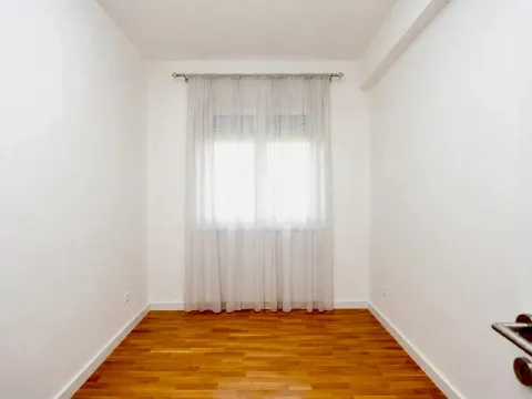 Izdavanje, trosoban stan, 97m², Zabjelo, Podgorica - image 13