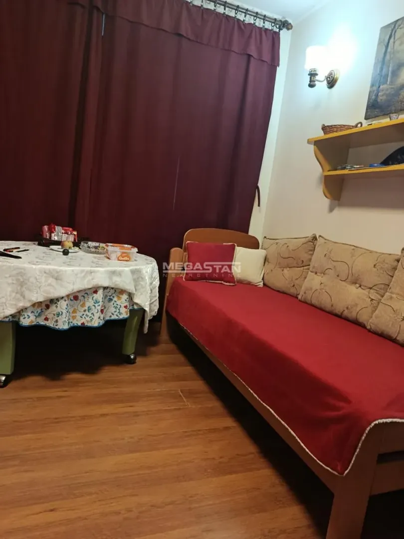 Izdavanje, kuća, 83m², Borča 1, Borča Sve Podlokacije