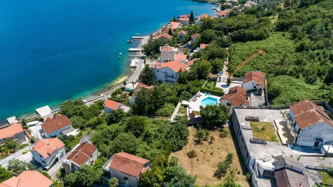 Sale, house, 278m², Stoliv, Kotor