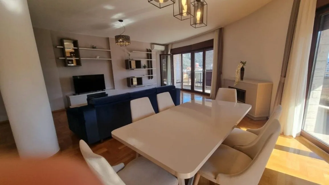 Sale, two bedroom apartment, 130m², Bečići, Budva