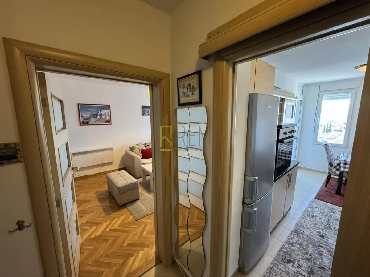 Rent, one bedroom apartment, 54m², Blok 9, Podgorica