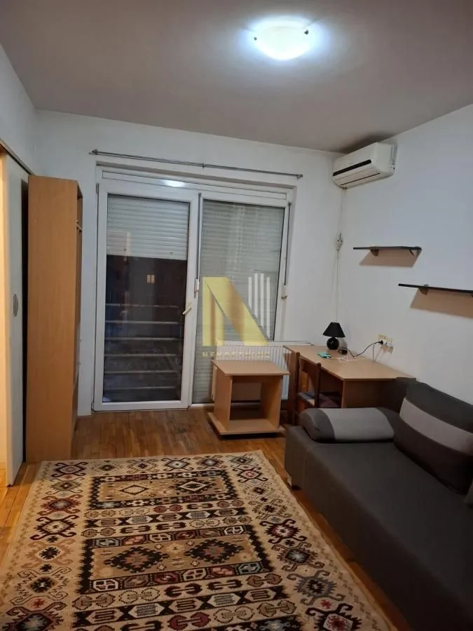 Izdavanje, garsonjera, 24m², Bulevar Evrope, Novi Sad Sve Podlokacije