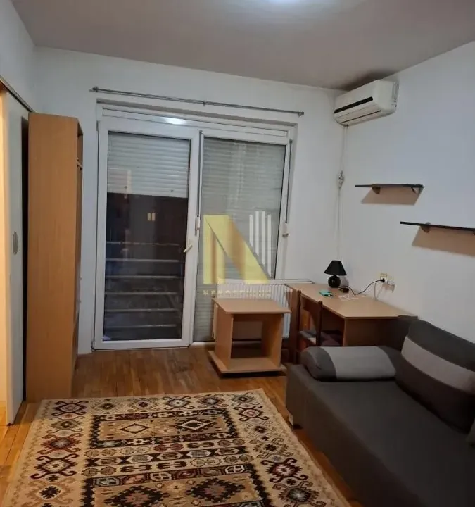 Izdavanje, garsonjera, 24m², Bulevar Evrope, Novi Sad Sve Podlokacije
