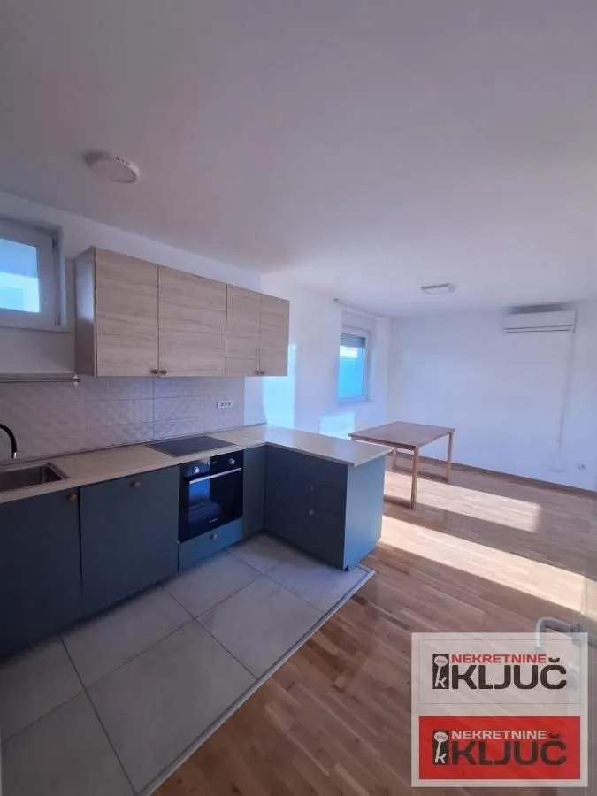 Prodaja, trosoban stan, 74m², Veternička rampa, Novi Sad Sve Podlokacije