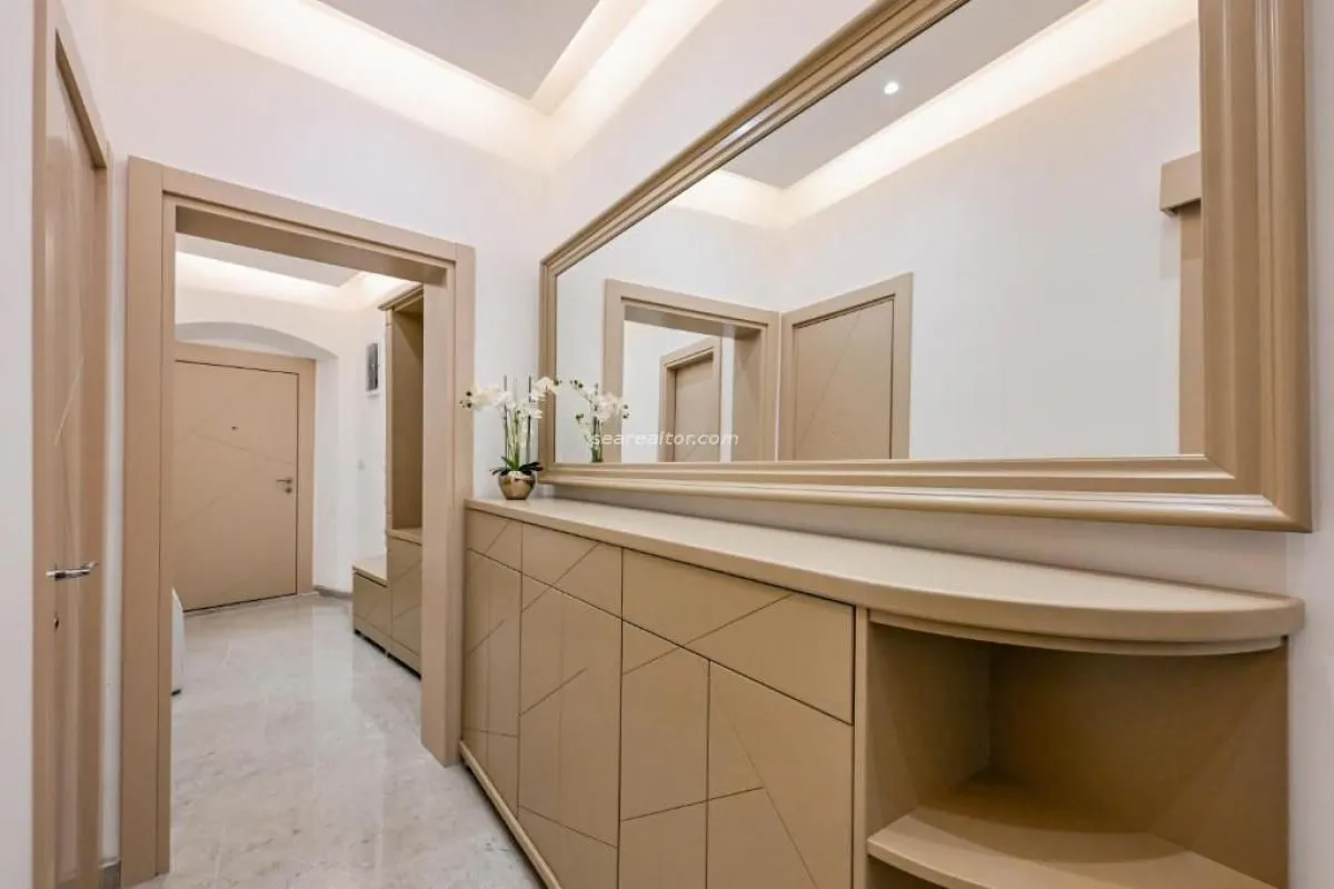Prodaja, trosoban stan, 90m², Grad, Kotor