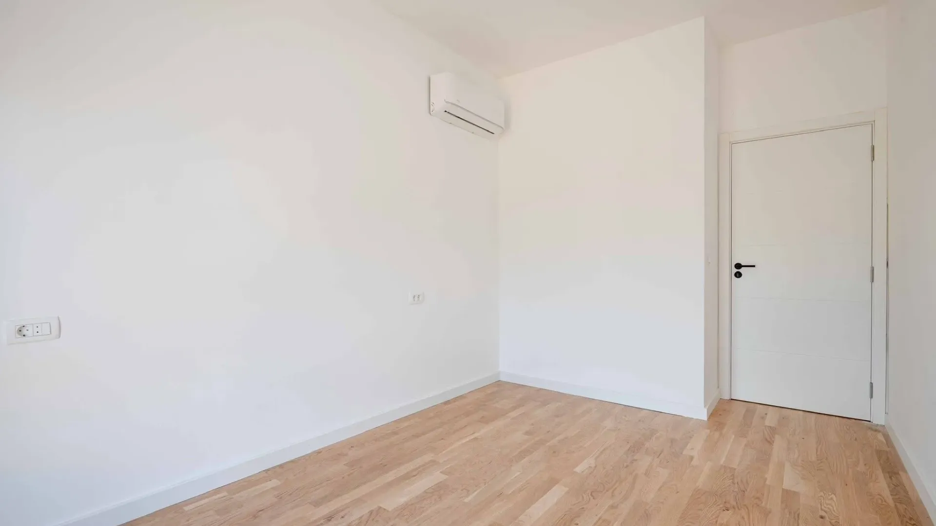 Sale, one bedroom apartment, 65m², Centar, Bar