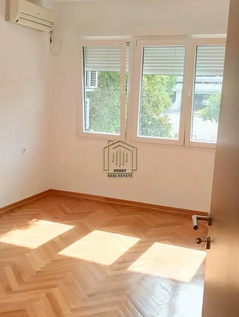 Izdavanje, četvorosoban stan, 66m², Preko Morače, Podgorica