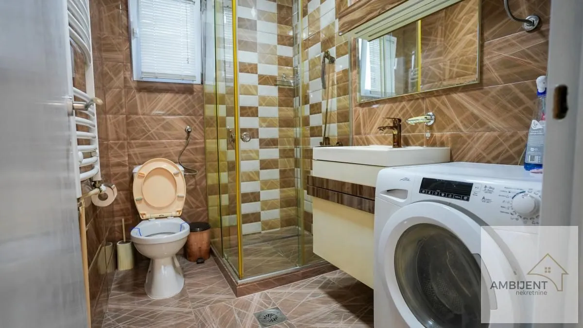 Prodaja, kuća, 131m², Zemun Ugrinovci, Zemun Sve Podlokacije