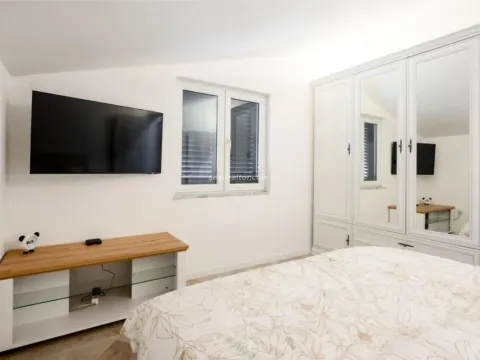 Rent, three bedroom apartment, 120m², Mrčevac, Tivat - image 17