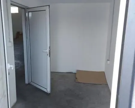 Izdavanje, poslovni prostor, 1500m², Batajnica, Beograd - image 14