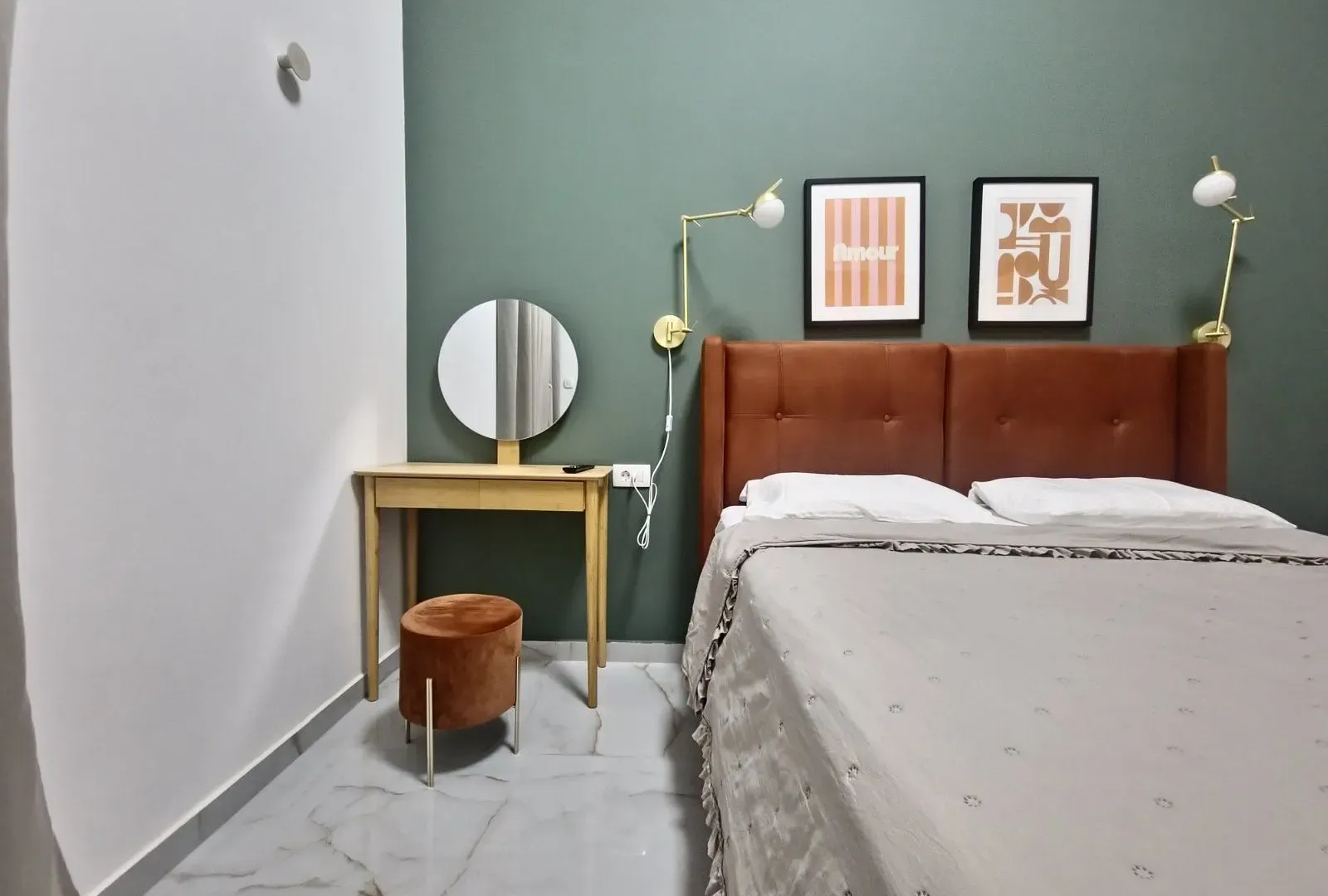 Izdavanje, dvosoban stan, 68m², Lastva Grbaljska, Kotor