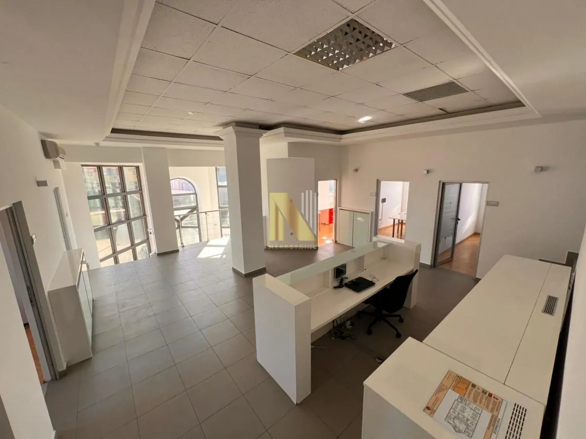 Rent, office space, 780m², Novo naselje, Novi Sad