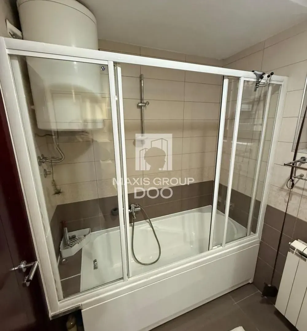 Izdavanje, trosoban stan, 81m², Čubura, Beograd