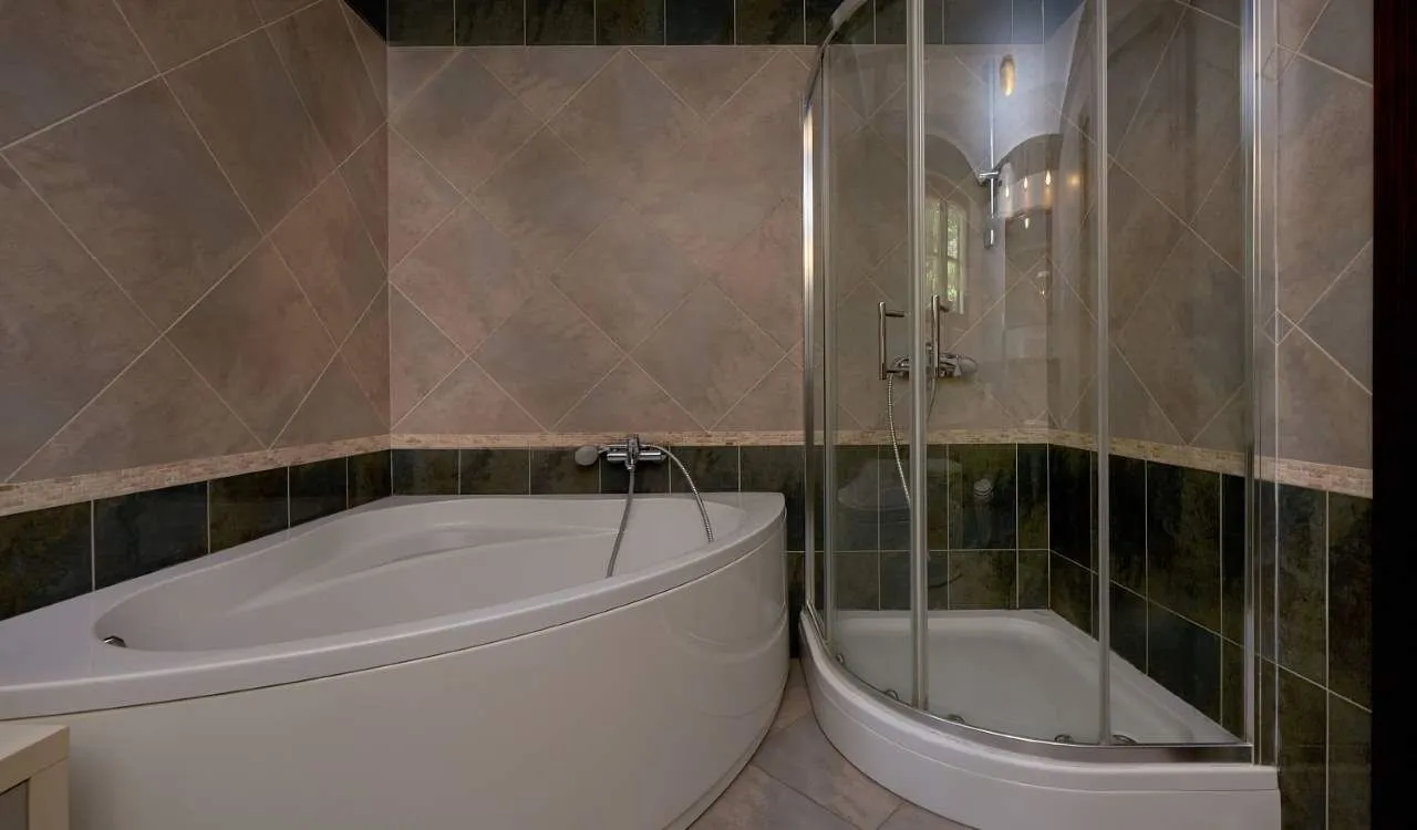 Sale, house, 235m², Kostanjica, Kotor