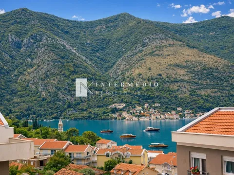 Prodaja, dvosoban stan, 62m², Dobrota, Kotor - image 1