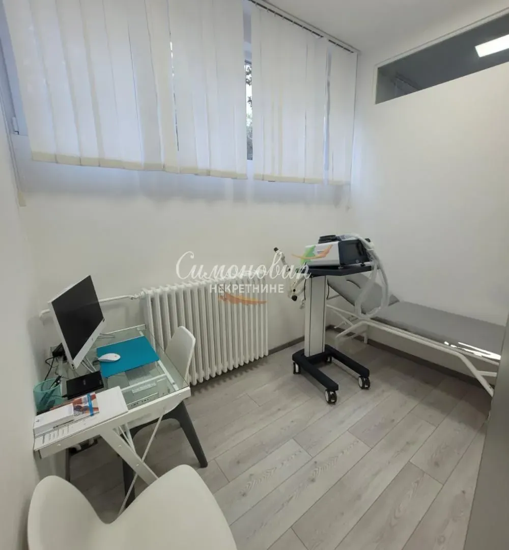 Rent, office space, 136m², Čukarica, Beograd