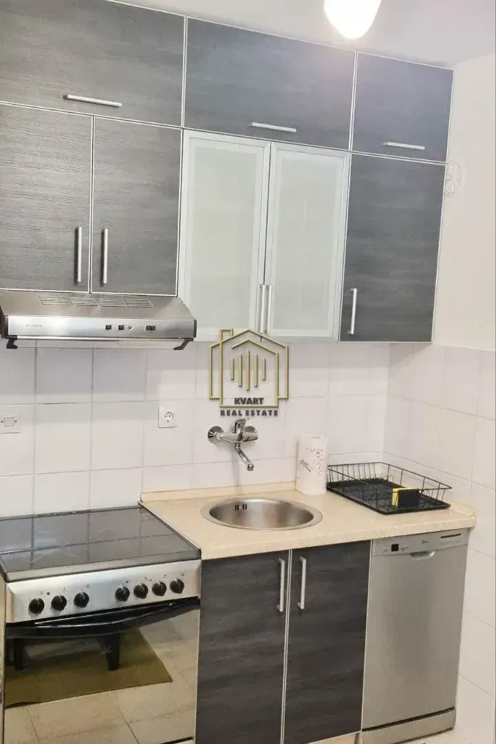Izdavanje, jednosoban stan, 50m², Dobrota, Kotor