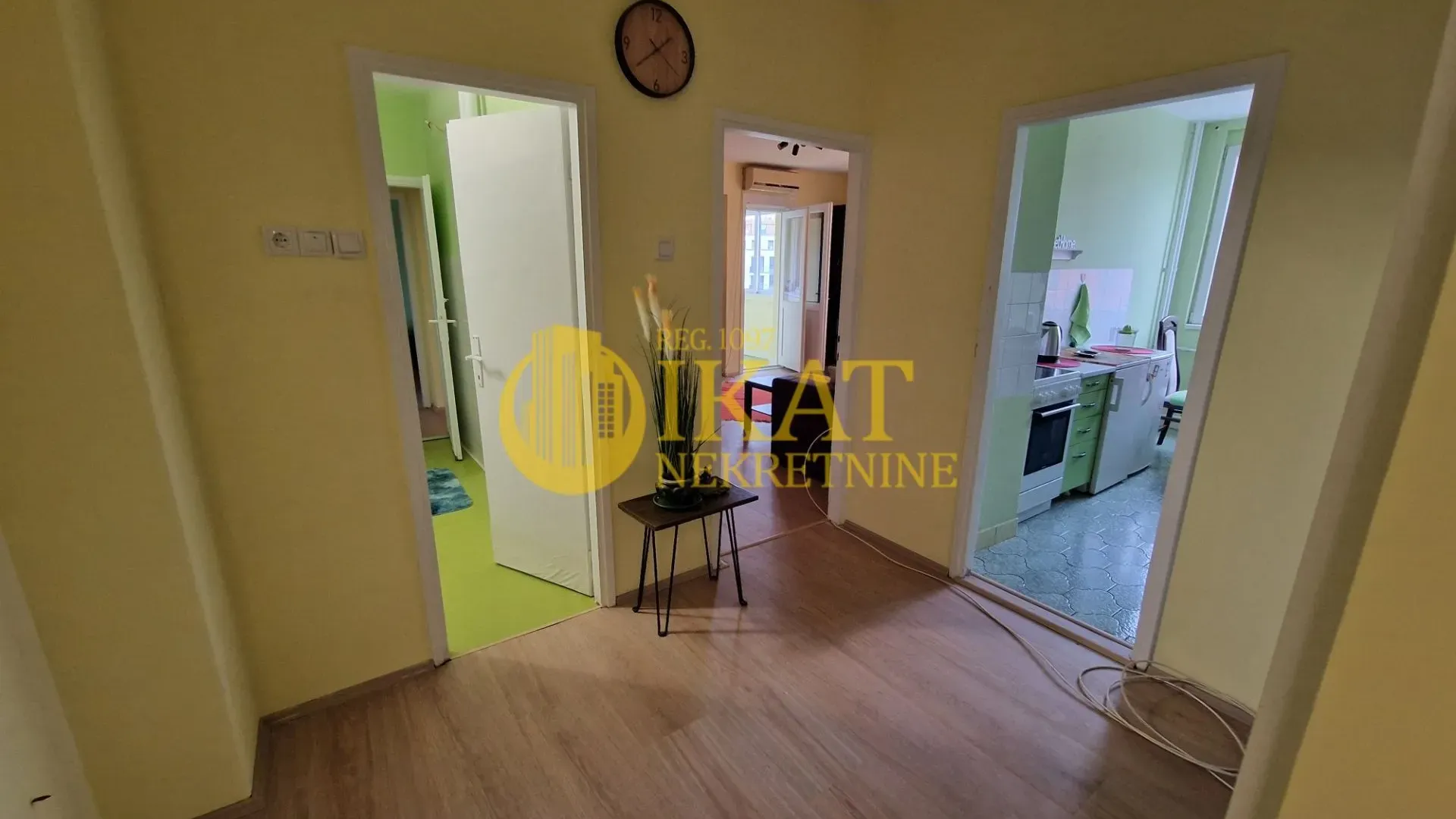 Izdavanje, trosoban stan, 72m², Savski Trg, Beograd