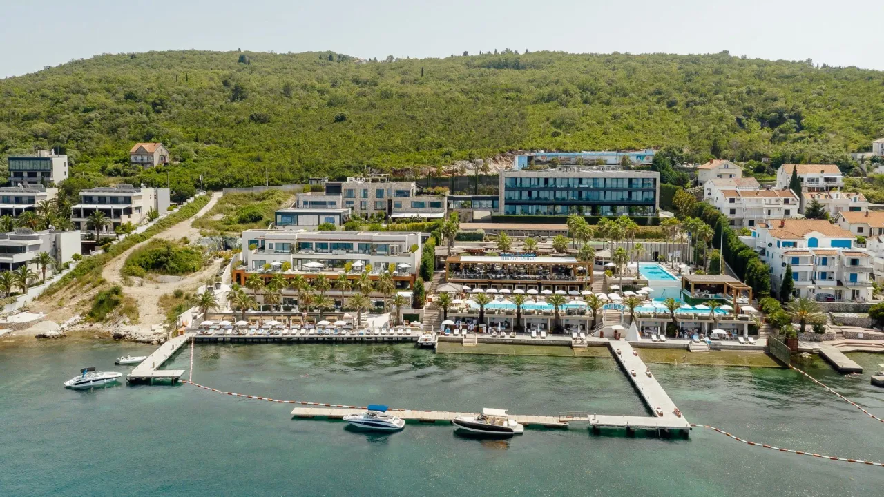 Sale, two bedroom apartment, 300m², Đuraševići, Tivat