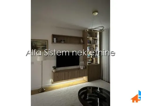 Izdavanje, trosoban stan, 77m², Novi Beograd Blok 63, Novi Beograd Sve Podlokacije - image 4