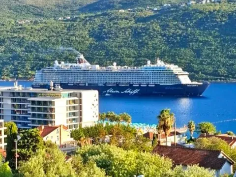 Izdavanje, jednosoban stan, 17m², Kumbor, Herceg Novi - image 12