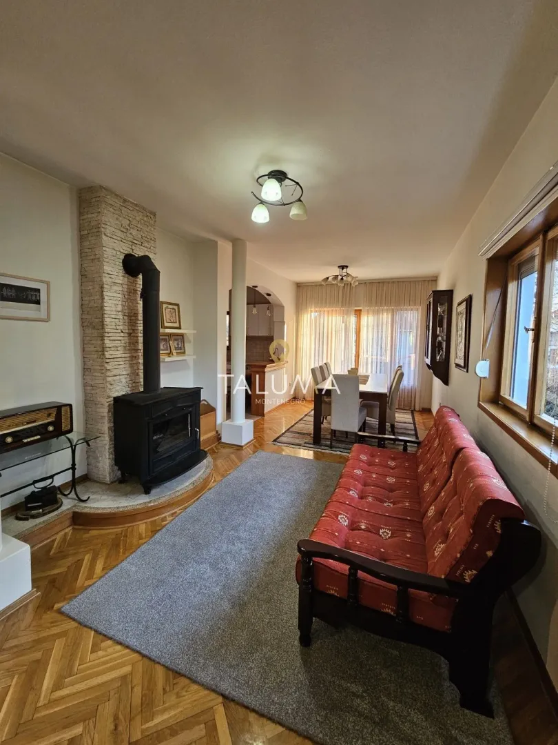 Rent, house, 216m², Dalmatinska ulica, Podgorica