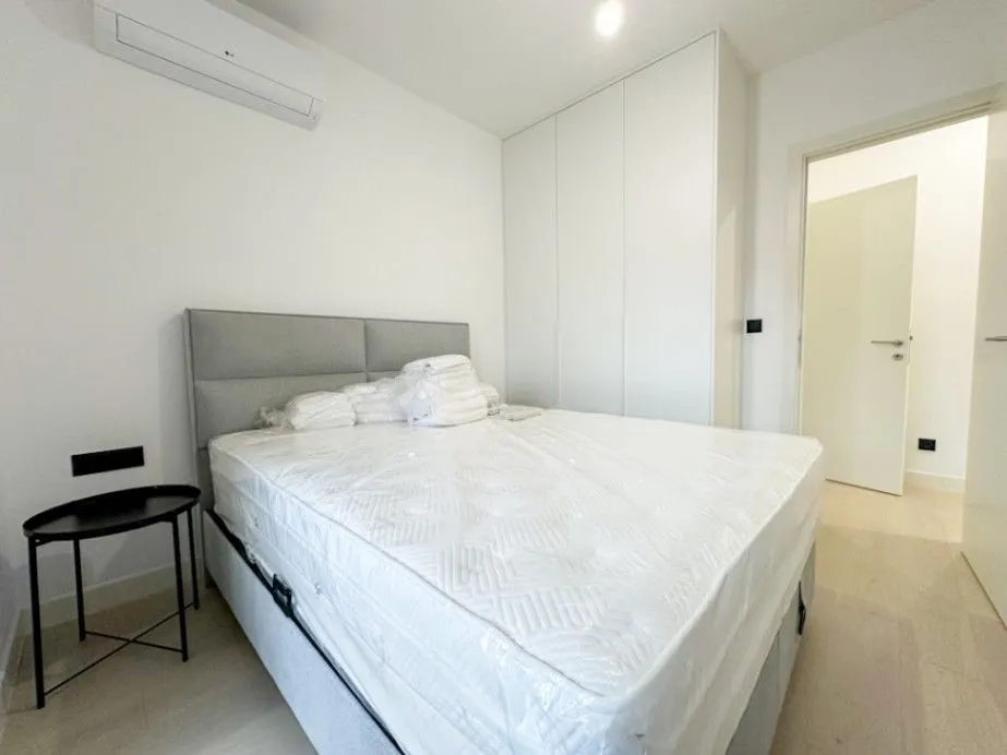 Izdavanje, dvosoban stan, 63m², Krivi Most, Podgorica